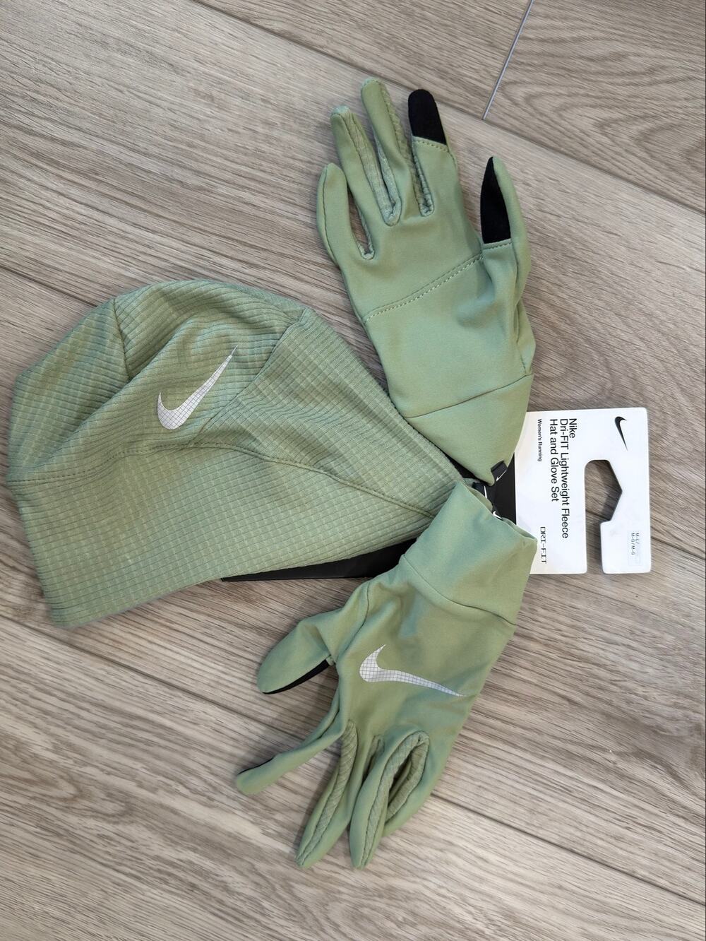 Nike DriFit Lightweight Fleece Hat Beanie & Glove Set Running Sage Green NWT M/L